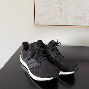 adidas ULTRABOOST 4.0 DNA Sneakers